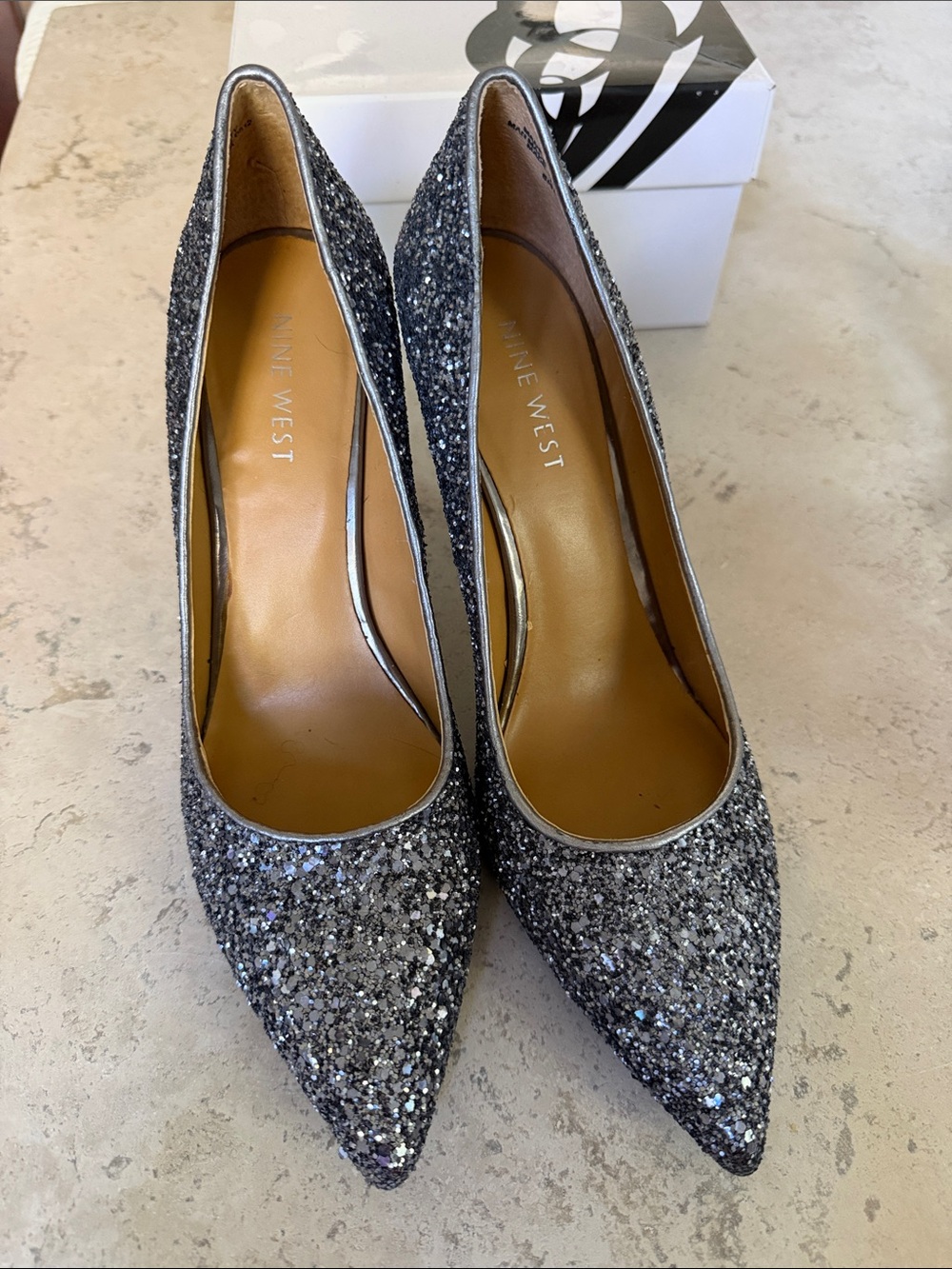 EUC NINE WEST Glitter Pointed Toe Pumps Heels in Silver Pewter Gunmetal Sparkly